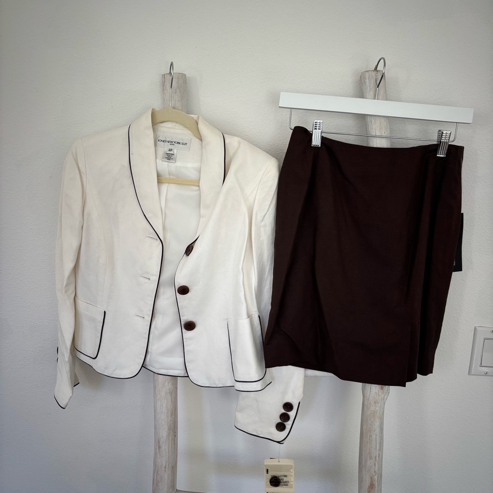 Jones New York Cream Blazer with Black Trim